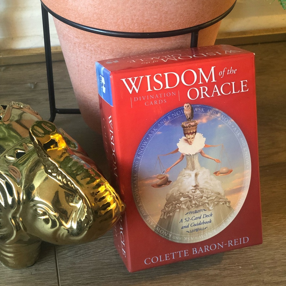 Almost new oracle deck!